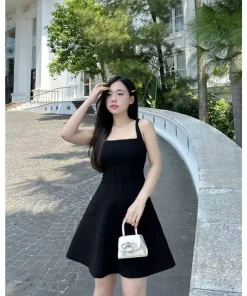 Đầm hai dây dáng sporty